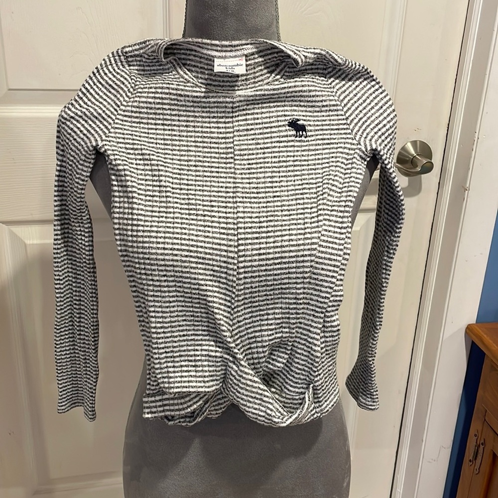 Girls Abercrombie knit shirt